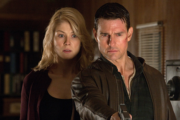 (Left to right) Rosamund Pike is Helen and Tom Cruise is Reacher in JACK REACHER, from Paramount Pictures and Skydance Productions. OS-15301CR